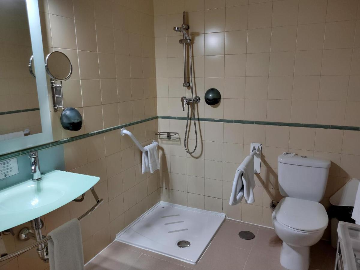 Chambre Lits Jumeaux pour Personnes à Mobilité Réduite