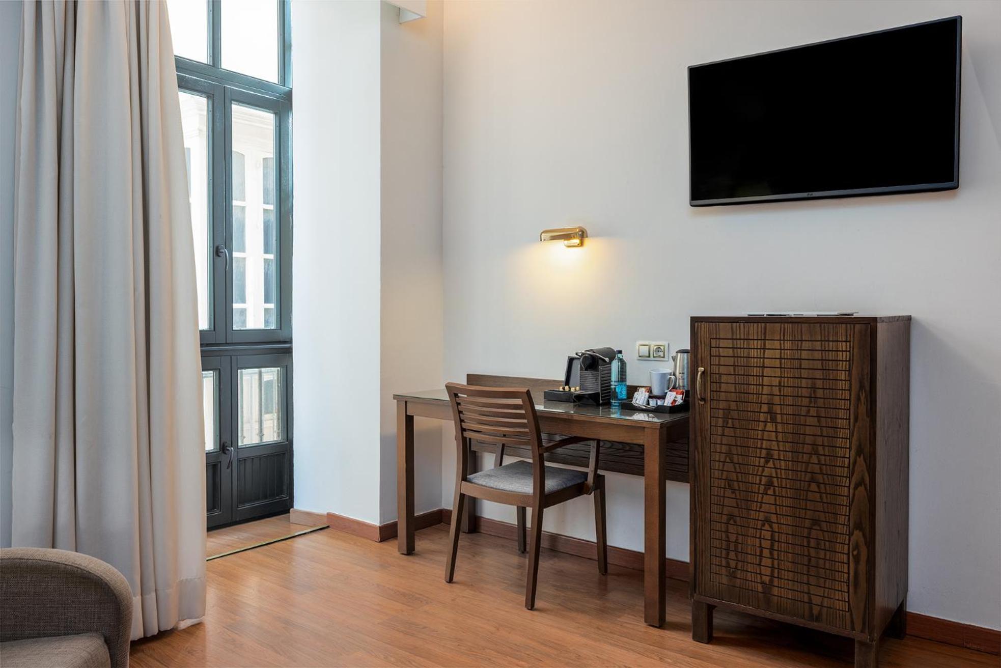 Suite Junior (2 Adultes + 1 Enfant)